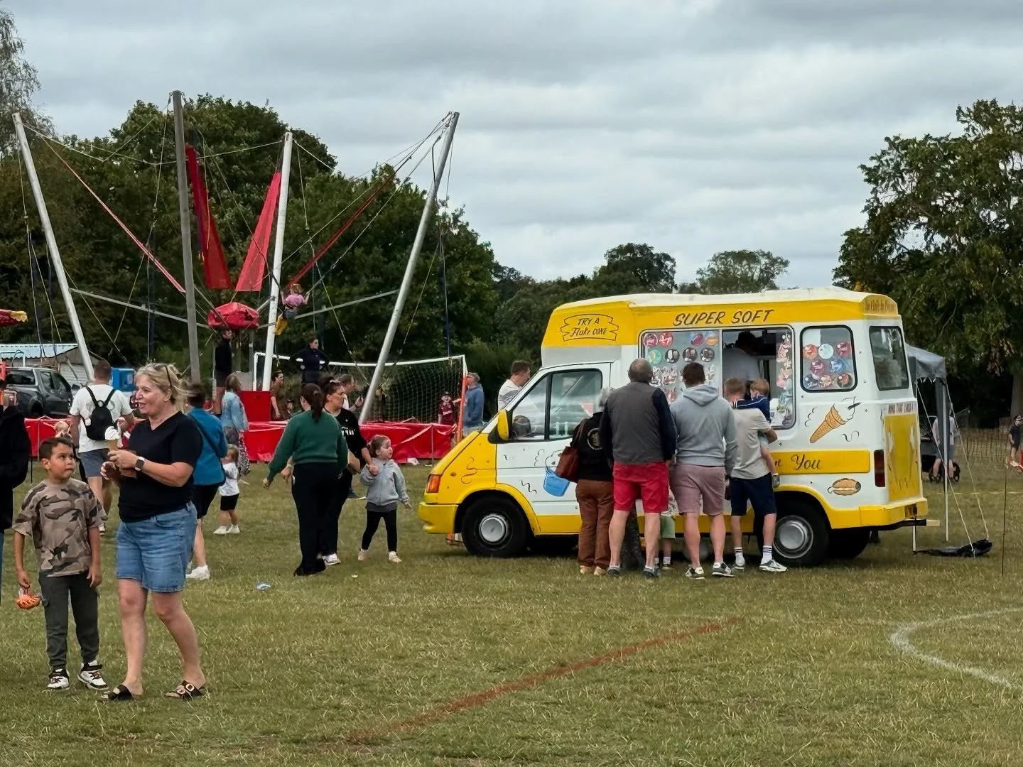 Day 1 at the Scarecrow Festival 🍦☀️ Come and join us until 6pm today and tomorrow 12-6pm.

📍Harpole Village and Fields, Northampton