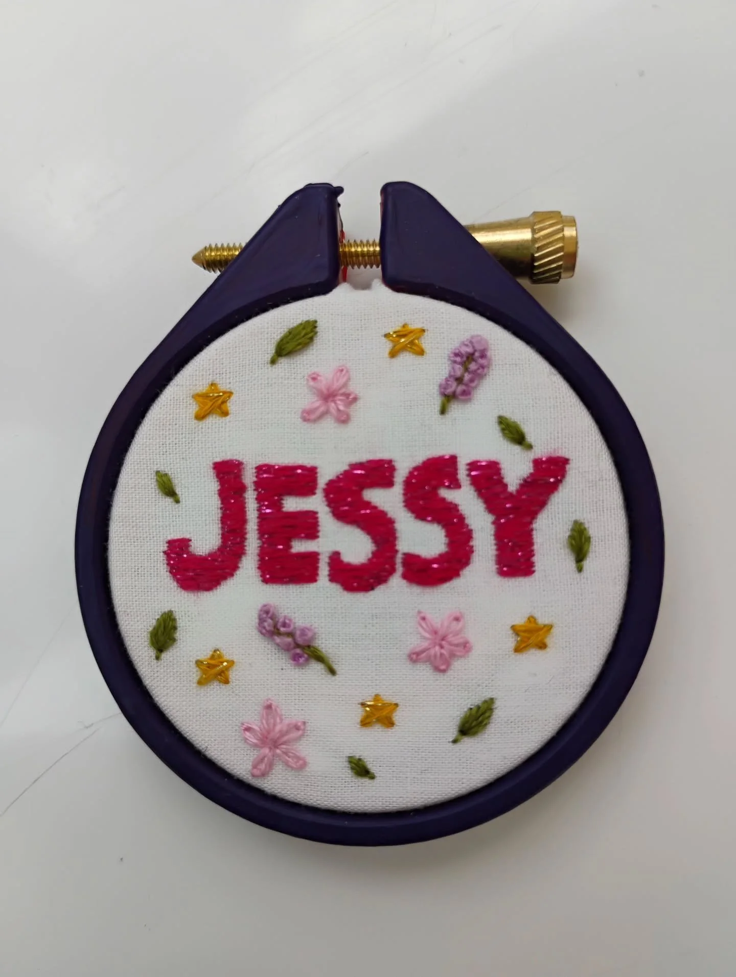 I was asked to make my own name badge for a job interview so of course it had to be embroidery themed. 

#embroidery #craftersgonnacraft #namebadge #joyfulcrafting #embroiderersofinstagram #stitchersgonnastitch