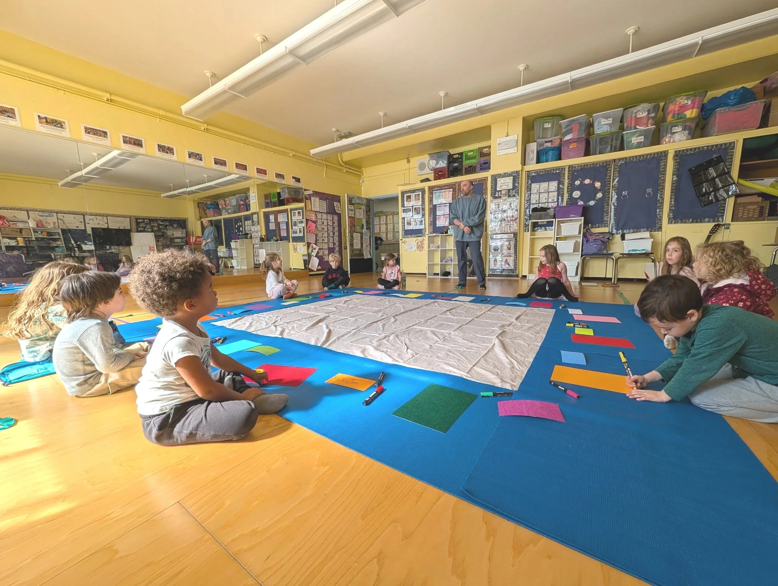 Brooklyn children creating Jewish art during a secular Jewish education class at Kol Am Brooklyn