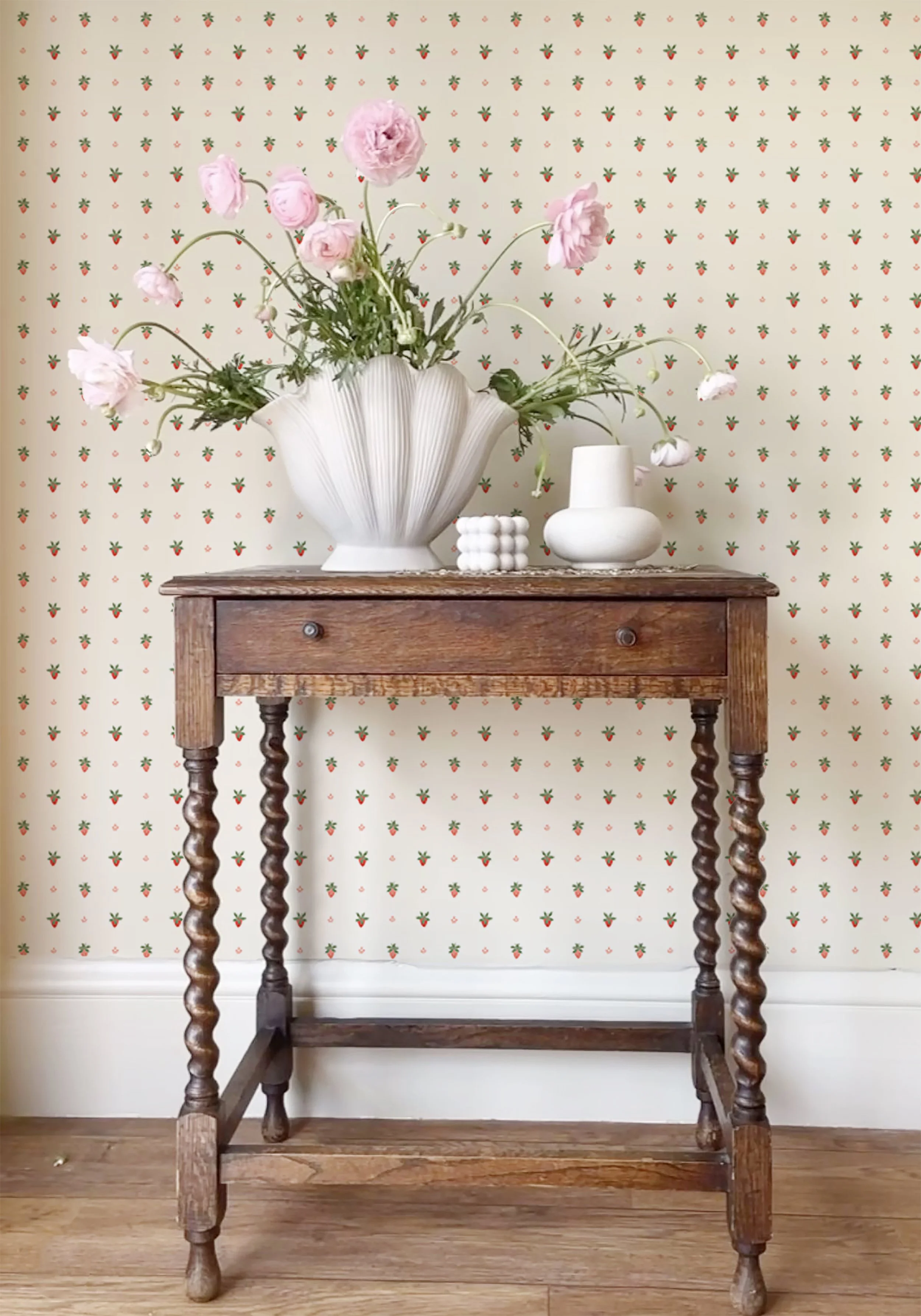 STrawberry_sprig_flowers 300dpi.jpg