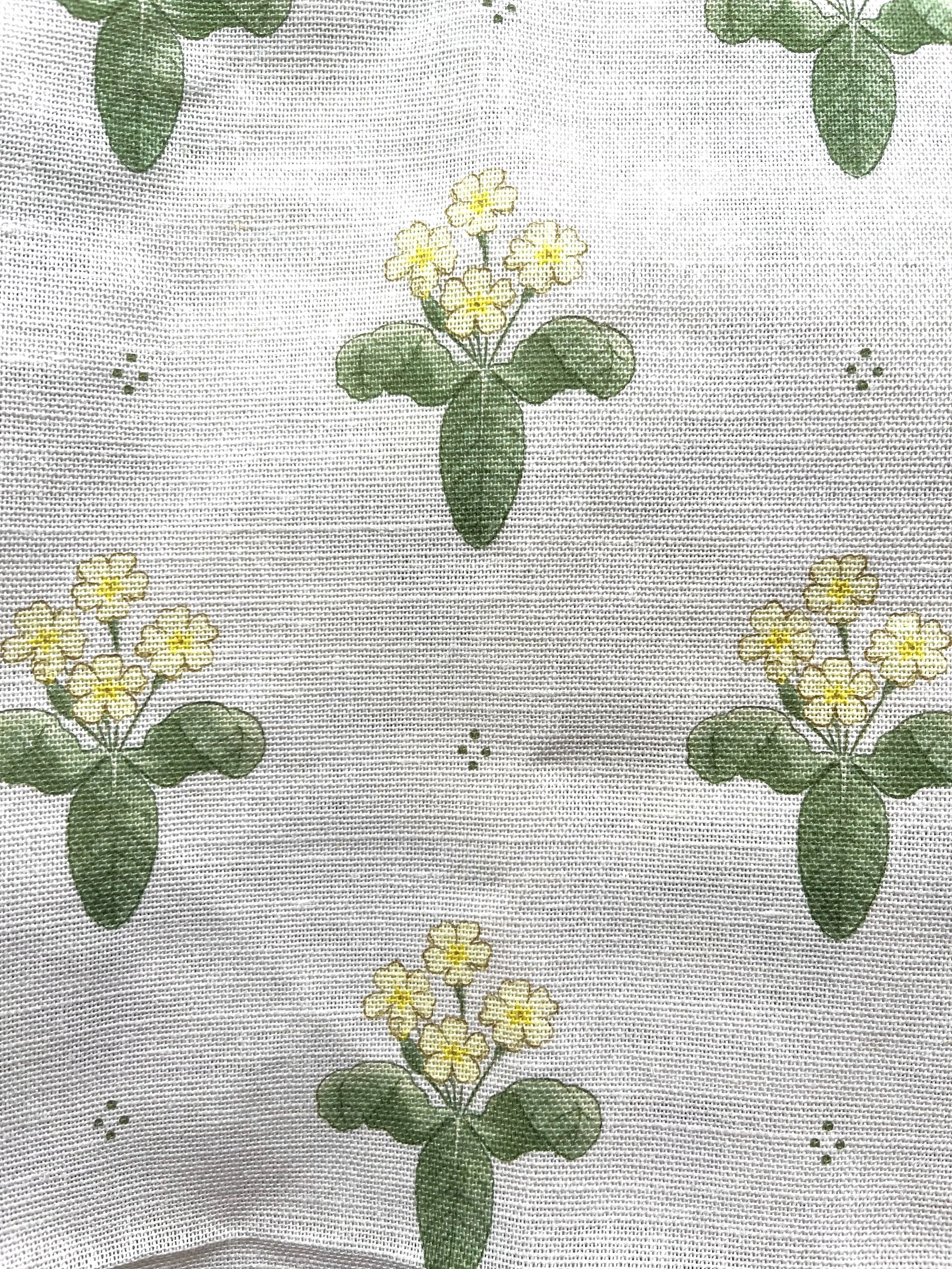 Primrose - The Country Queen Fabric - Chalk
