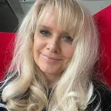 Eva Lösche-theredsilkdress-endorser .jpeg