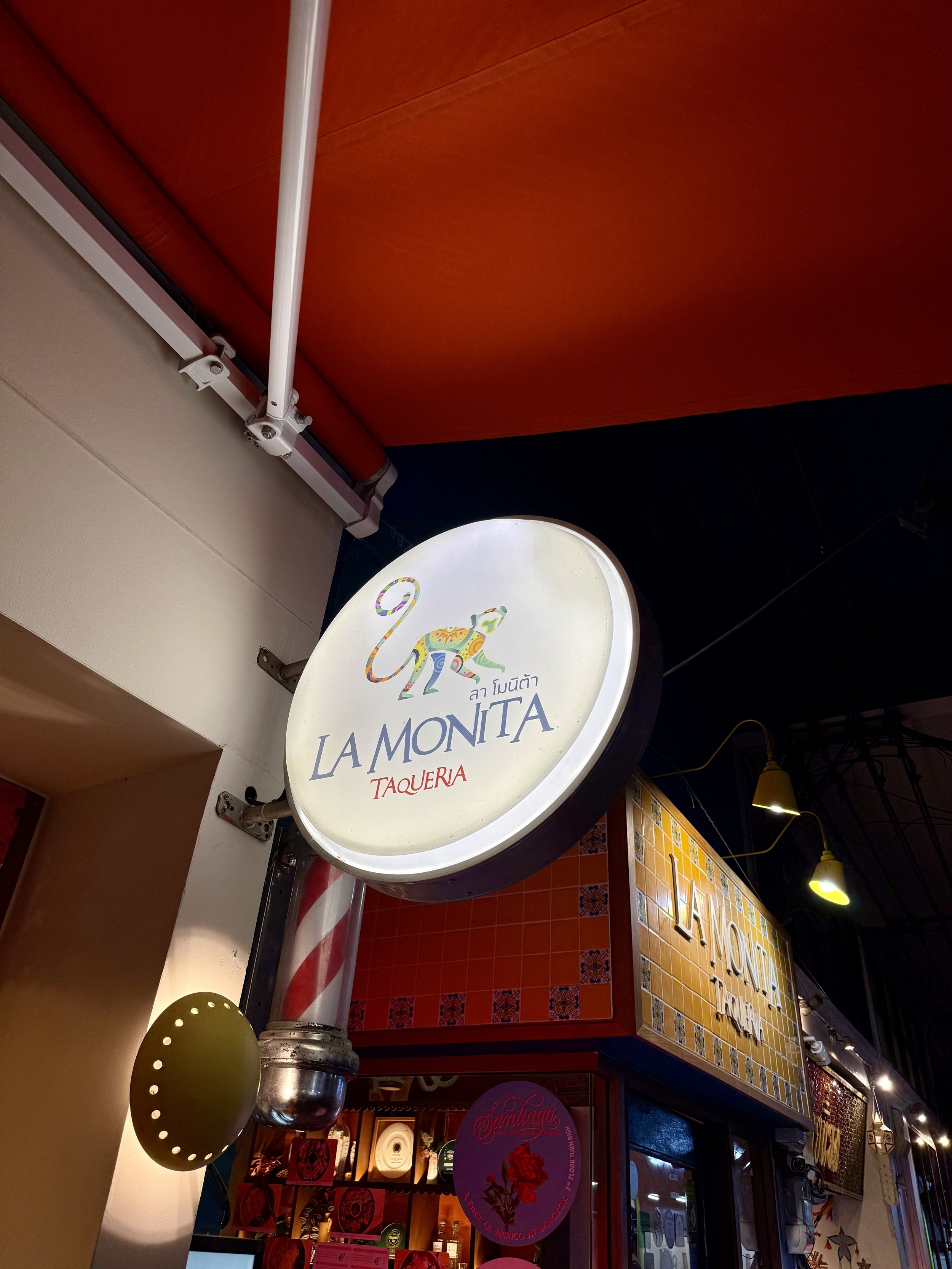 la-monita-bangkok-restaurant-sign.jpg