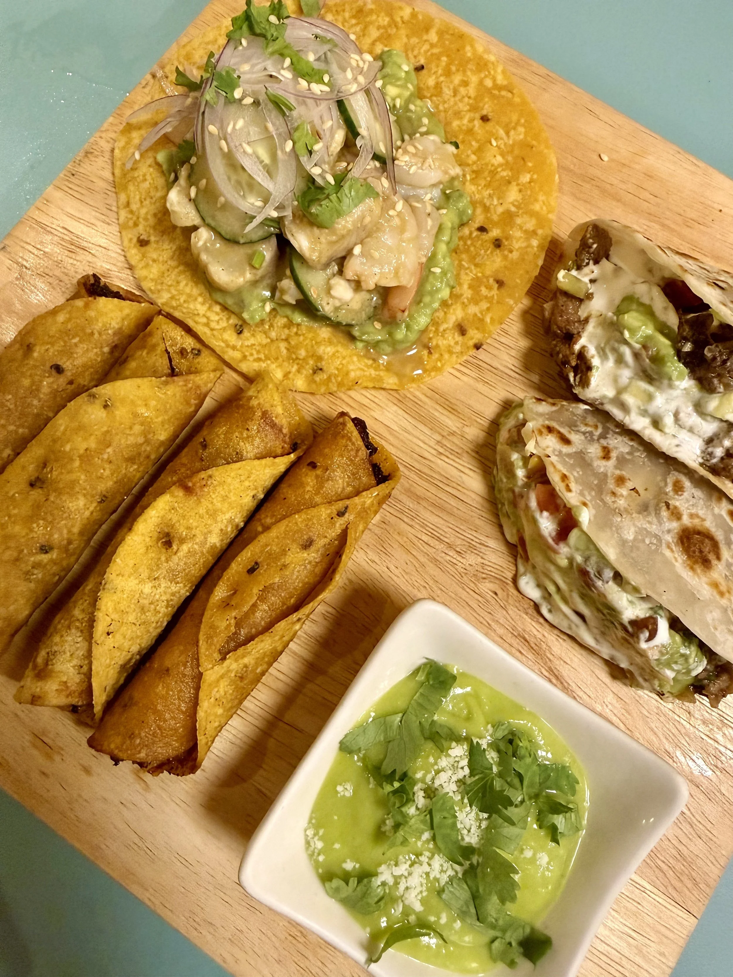 la-monita-mexican-food-platter.jpg