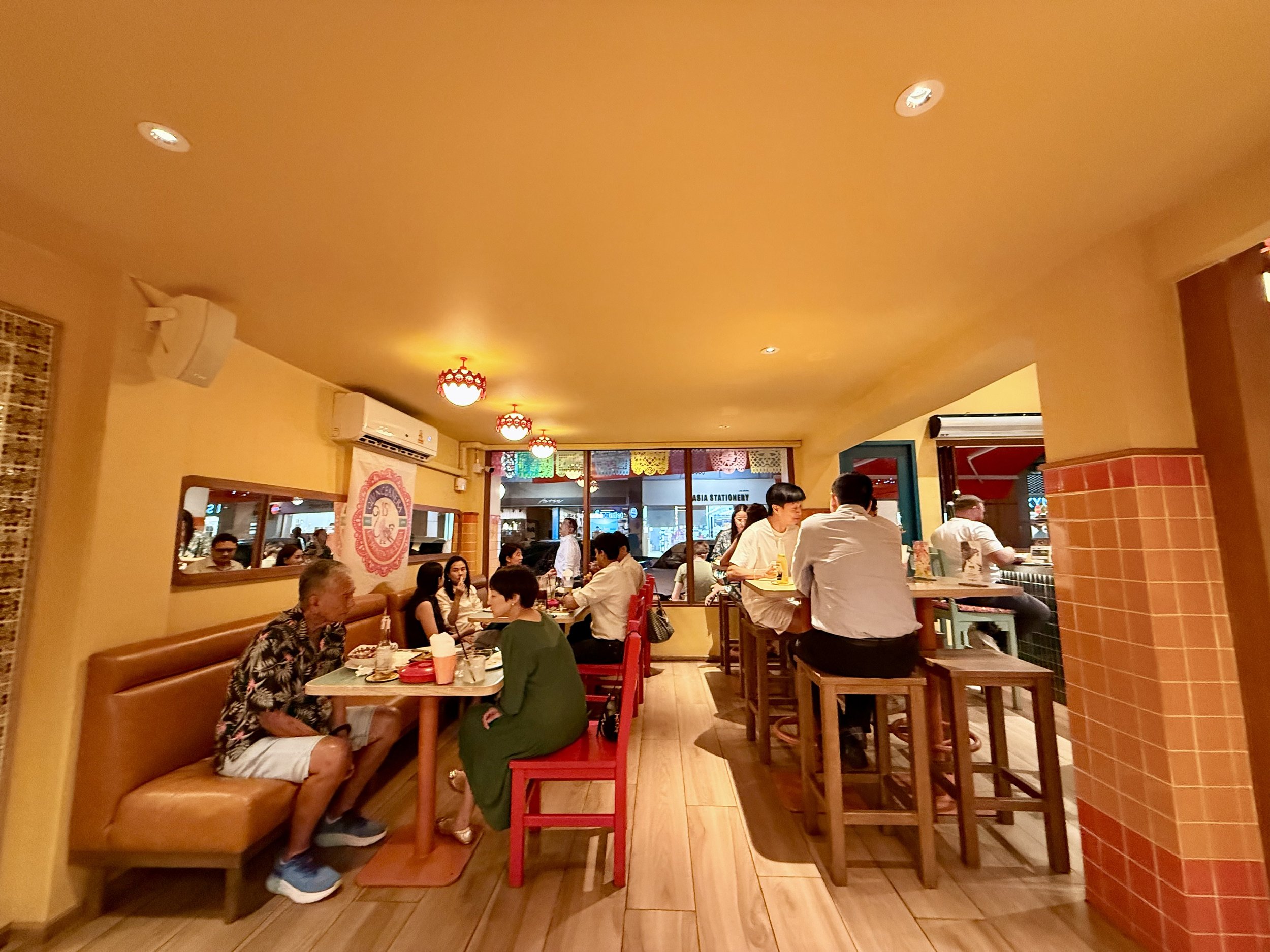 mexican-restaurant-interior-ploenchit-bangkok.jpg