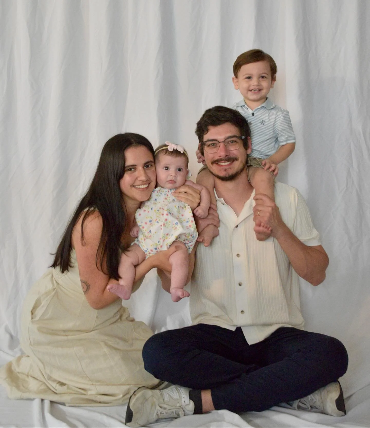 Hi friends!!! Wow wow wow I have gotten so behind on posting here - I can&rsquo;t believe I never shared some pictures from one of my favorite shoots!

It is such an honor to capture my friends and their family as their little ones grow 🫶🏻 This fam