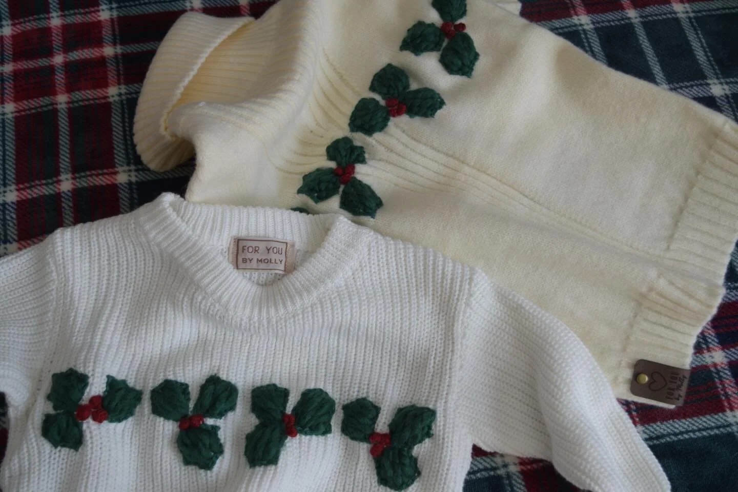 The sweetest matching baby + fur baby holiday sweaters 🌲

These were so fun to make!! Perfect for holiday photos with the family ❤️🥰