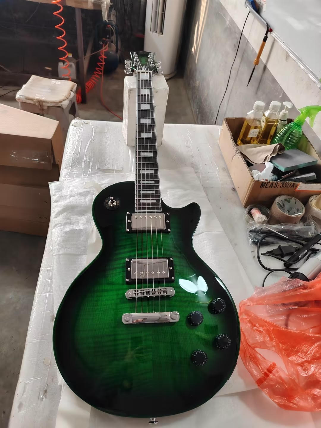 New Chill Cat Limited Custom Bat Edition Yellow Widow  Electric Guitar