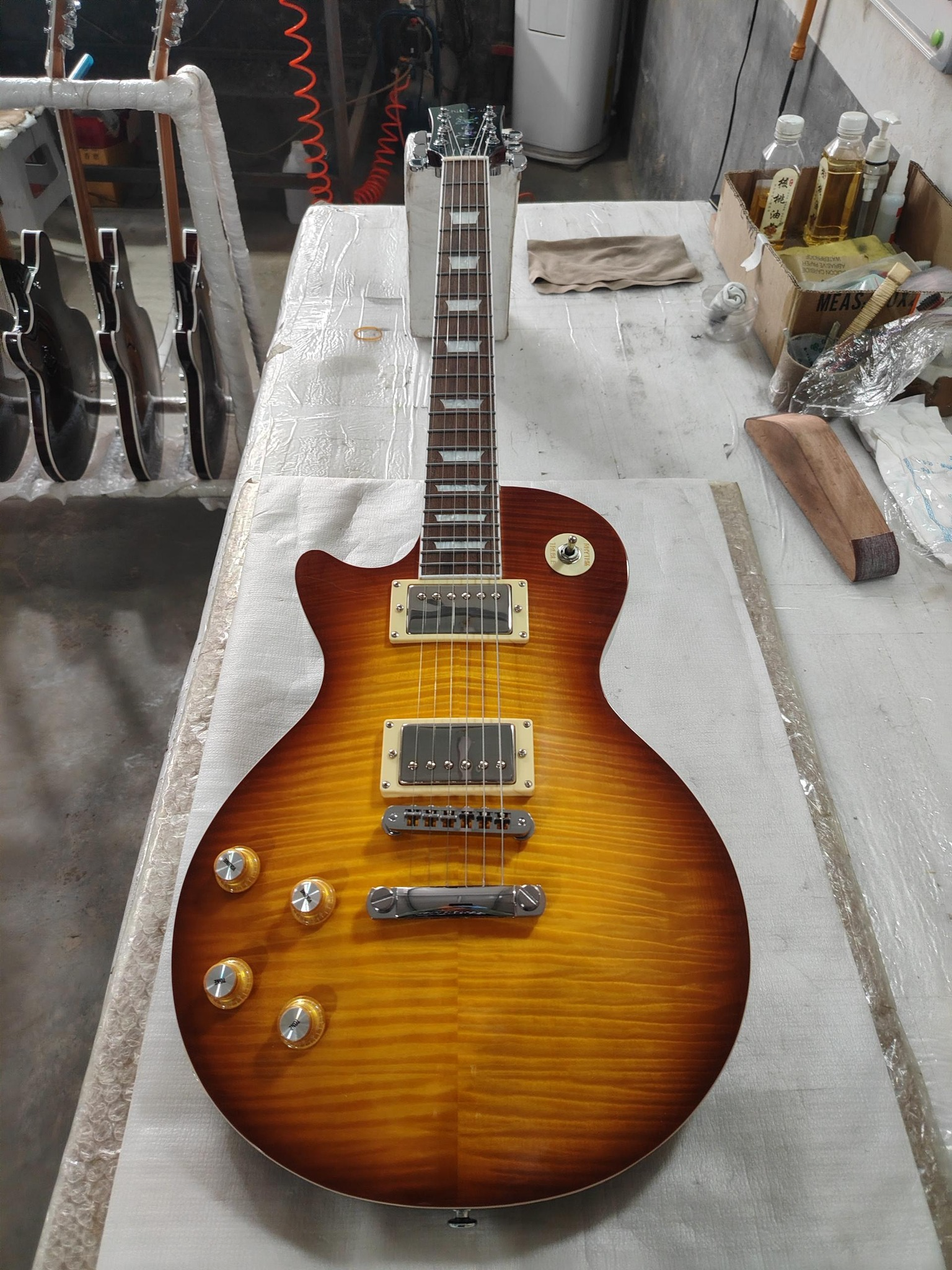 New Left Handed Bad Cat Vintage Standard Honey Burst Electric Guitar