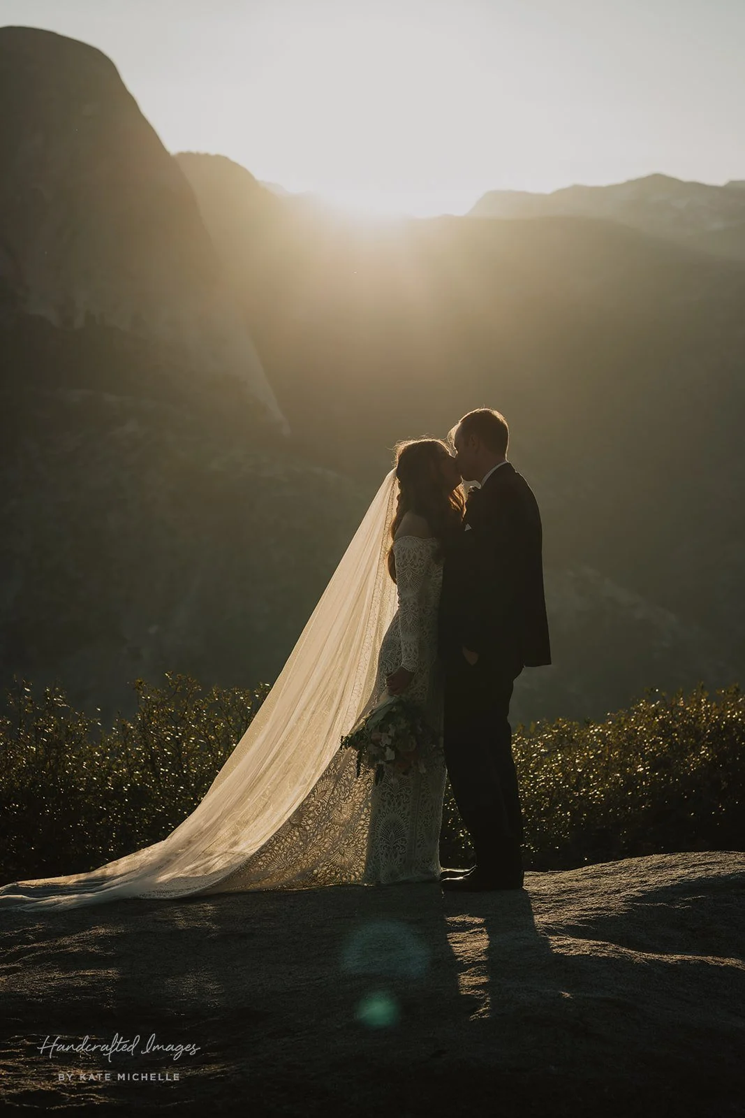 y40_Yosemite_wedding_photographer__Z700002.jpg
