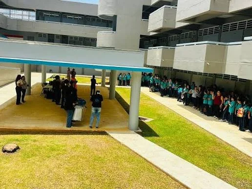 La escuela intermedia