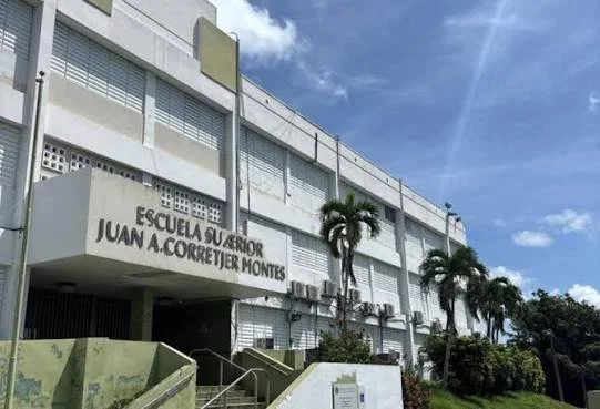 La escuela intermedia y superior