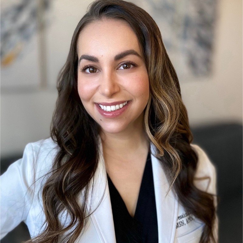 Headshot of Jessica Radcliffe, aesthetic injection specialist at Vibe Aesthetics