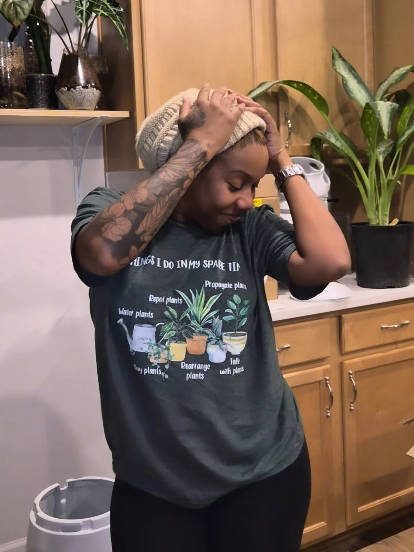 Say VEGGIEEEEES 😁📸🥕🥔🍅🍠🥒🤸🏽

My @lettucegrow hydroponic farmstand got here just in time to kick off the end of the year in a big way! 🫶🏽🌱

Growing my own produce has always been a dream of mine and I'm so excited to install my indoor hydro 