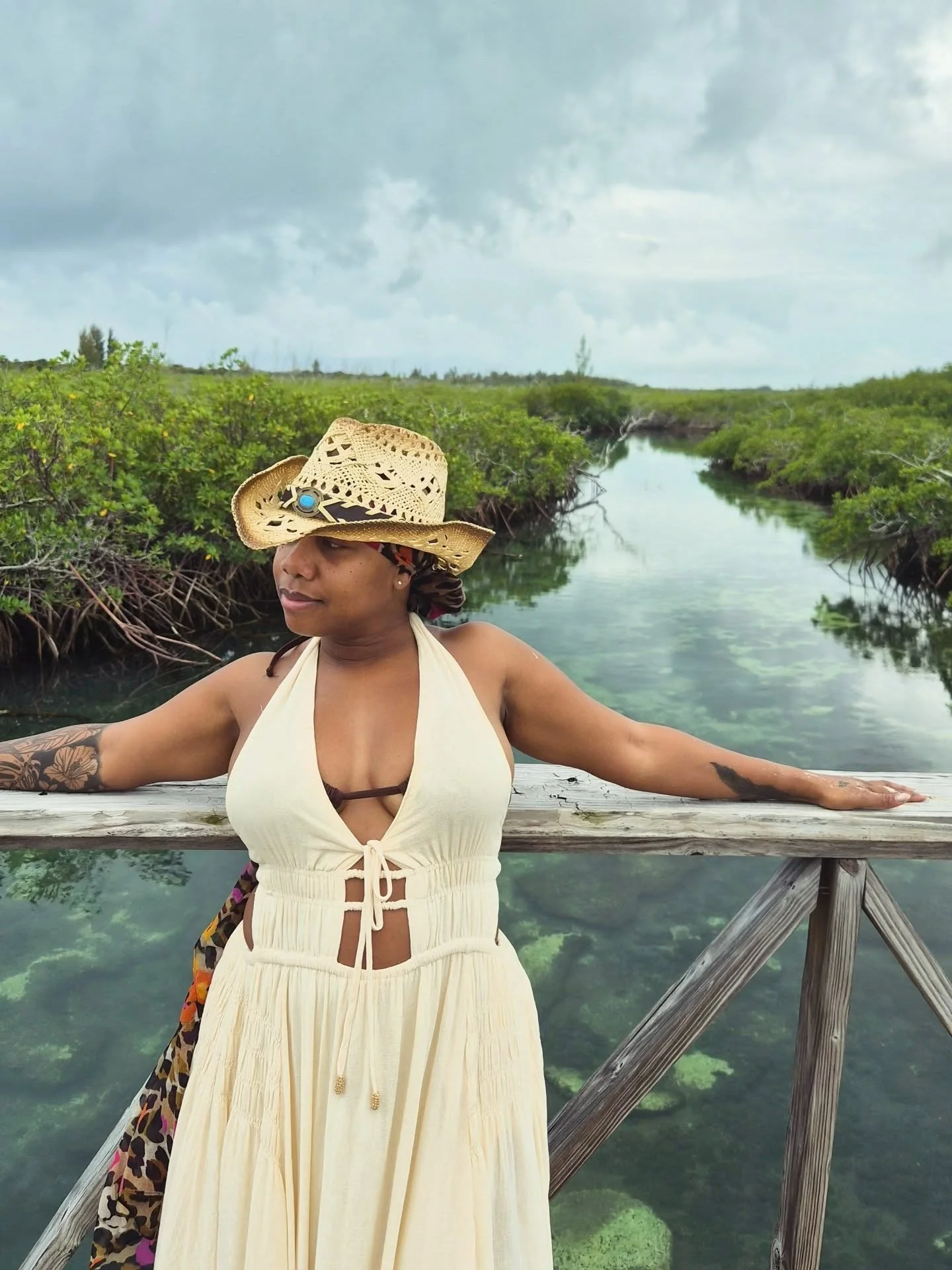 Mangrove mama 🌳🌊🇧🇸

Last week, I learned about the environmental benefits of mangroves and this week, I'm standing in a mangrove at one of the most beautiful preserved beaches I've ever seen 😍

Mangroves help combat erosion by acting as a filter