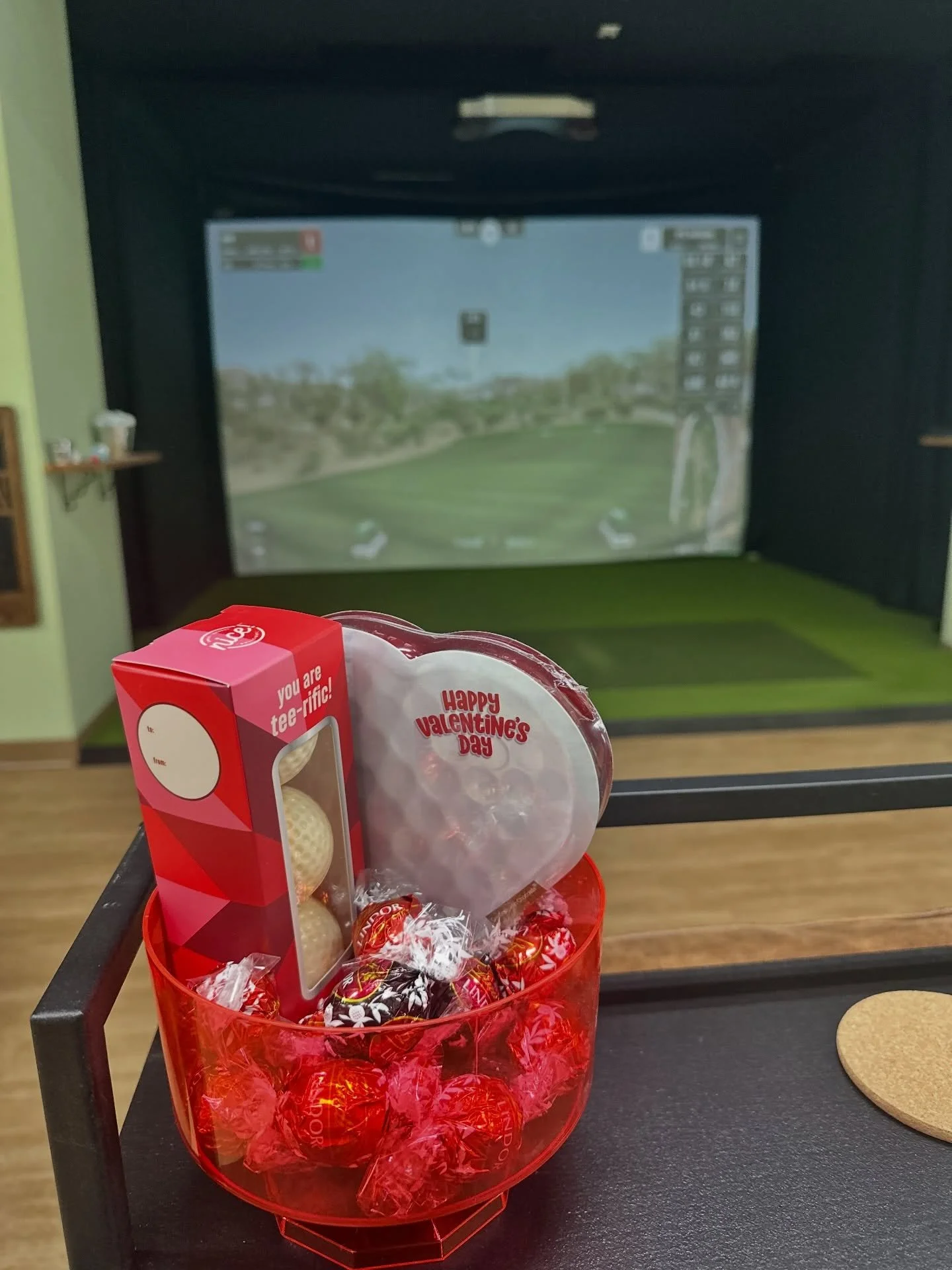 Love is in the air&hellip; or is that a Ping Driver cracking the ball for 300 yards? ❤️⛳️
Either way, this Valentine&rsquo;s, skip the crowded restaurants and do date night differently at NextGen Golf.
💘 $50 Valentine&rsquo;s Special 🍕 1 pepperoni 