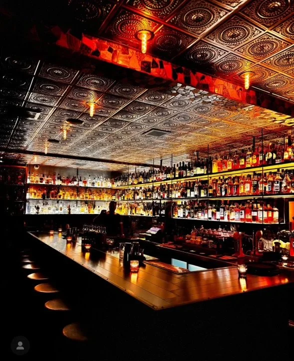 Bar 821