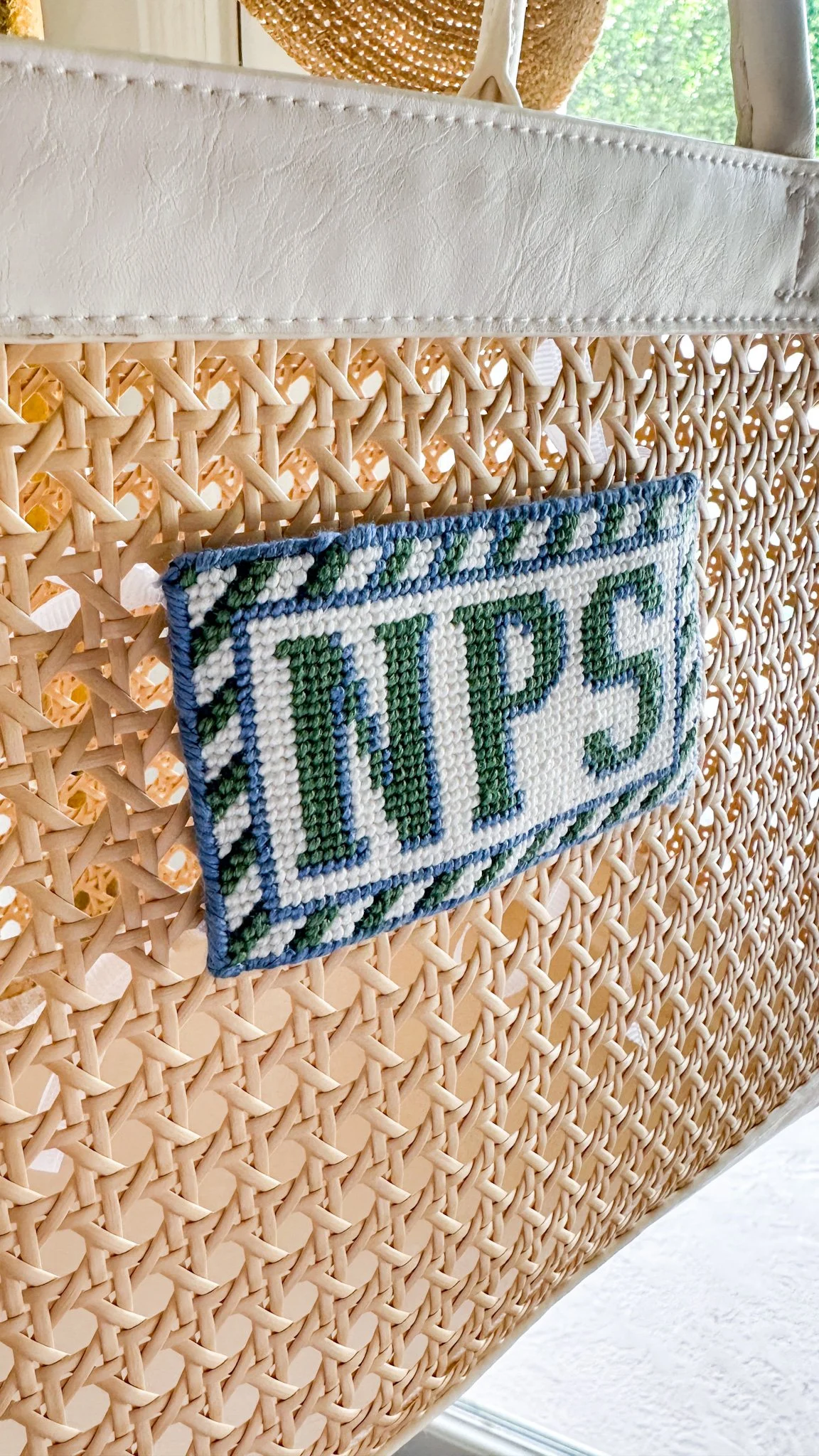 needlepoint-monogram-rattan-bag-03.jpg