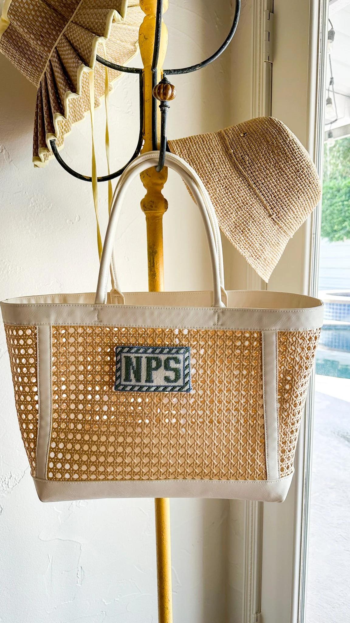 needlepoint-monogram-rattan-bag-02.jpg