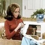 Mary-Tyler-Moore-Stitching-on-Set.jpg