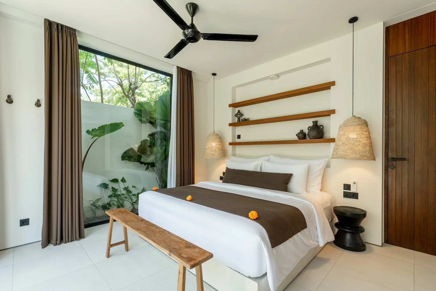 bedroom 1_3.jpg