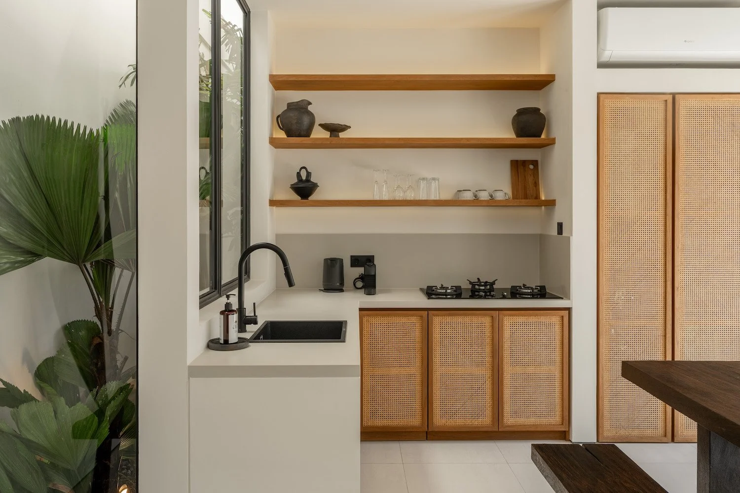 kitchen area.jpg