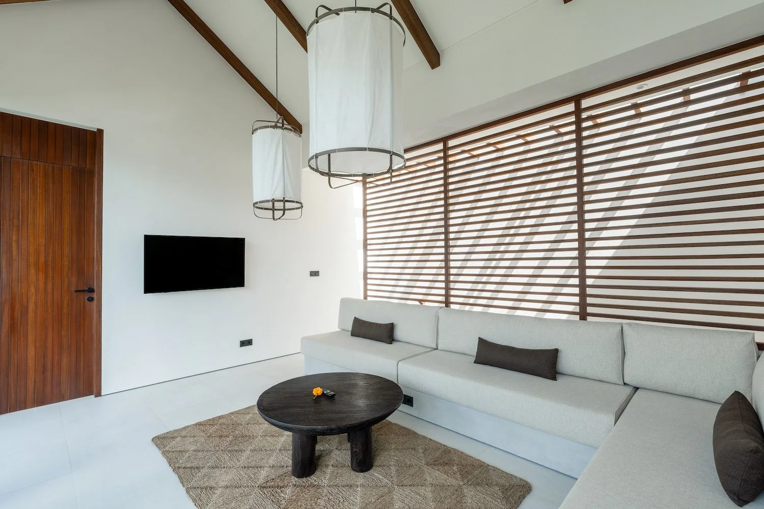 living area 2.jpg