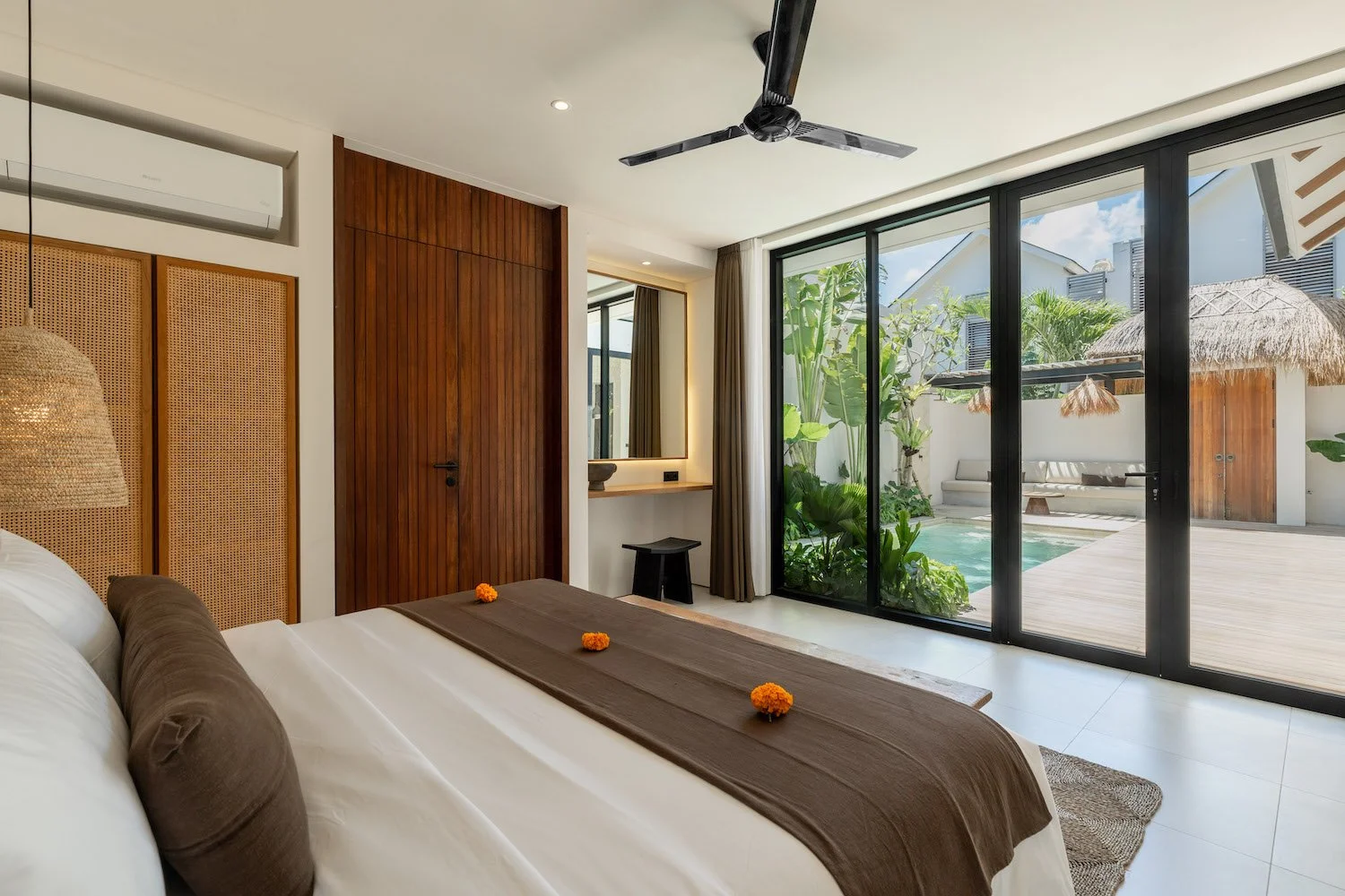 2 bedroom 1_3.jpg