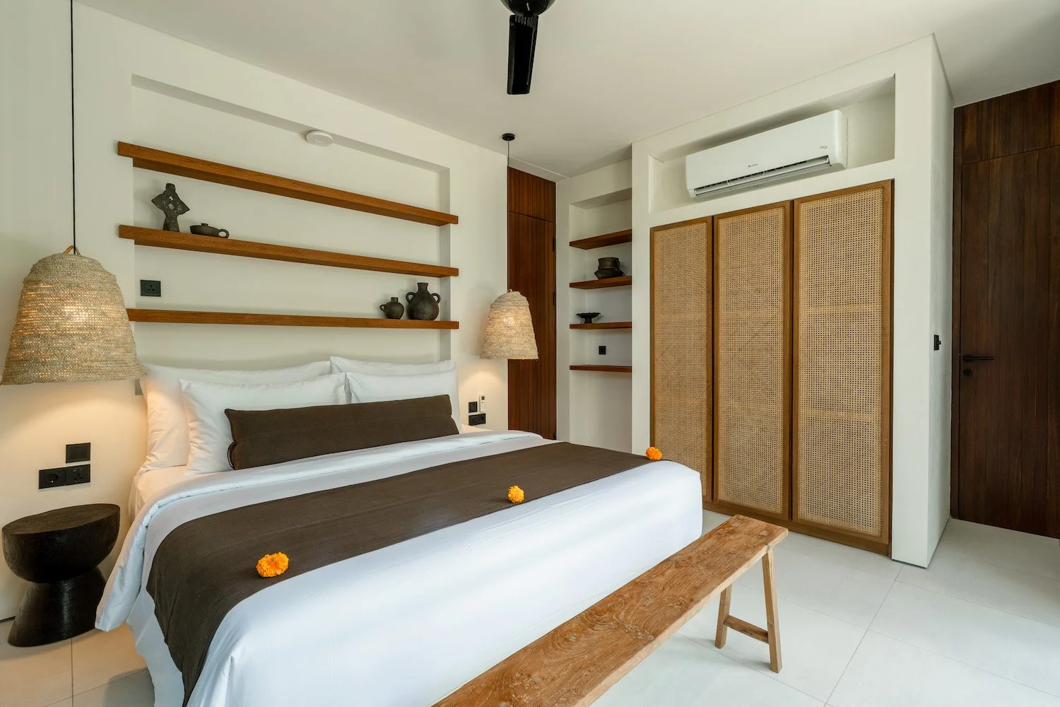 bedroom 1_1(1).jpg