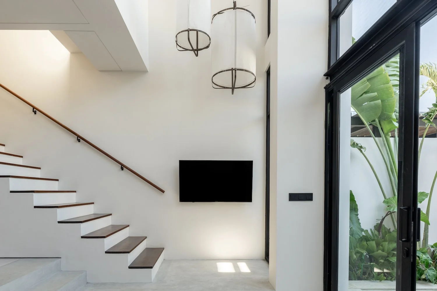 1 livingroom 4.jpg