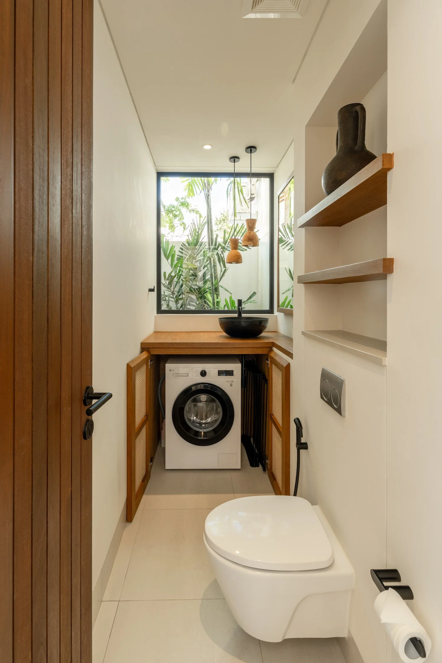 bathroom 1.jpg