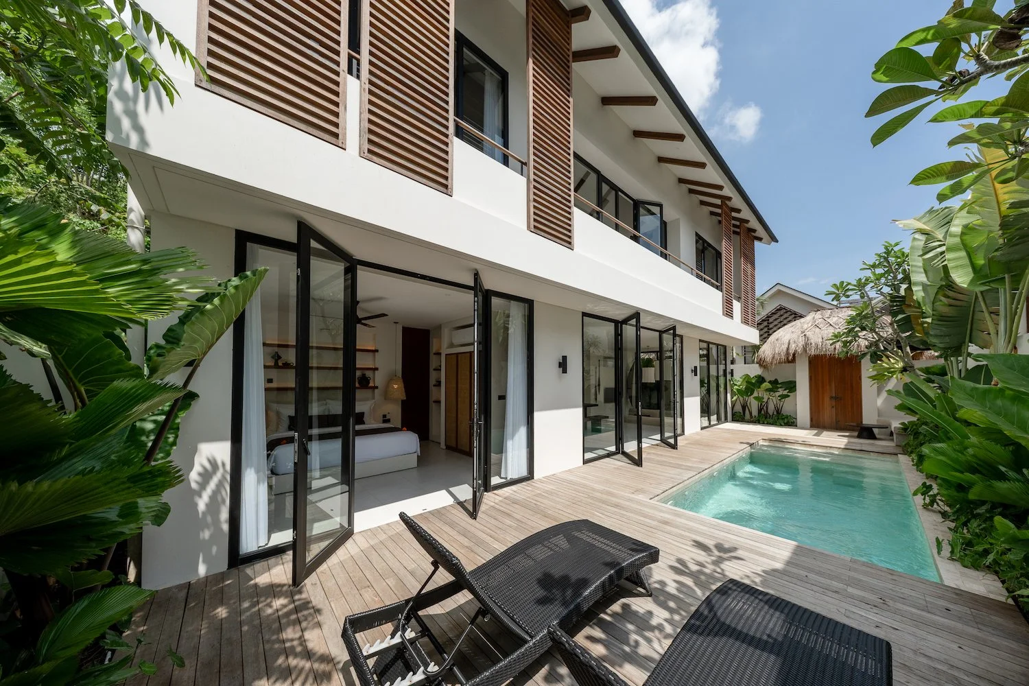 pool side 1.jpg