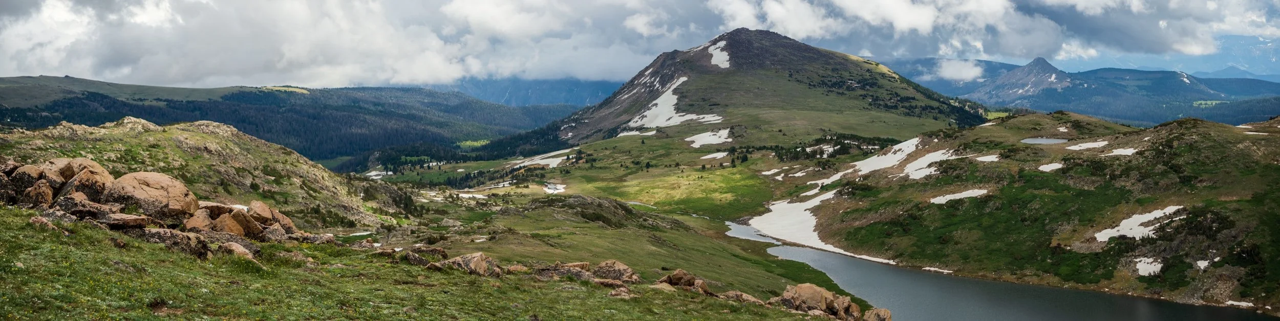 Wyoming & Beyond: Road Trip Adventures from the Wind River Mountains to the Beartooth Highway