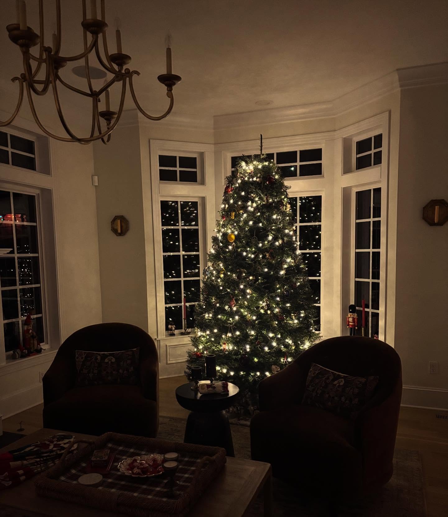 It&rsquo;s beginning to feel a lot like Christmas.

We were always an artificial tree family&hellip; until we moved to the PNW.
There&rsquo;s something about a real tree here that just feels right.

I kept it simple this year&mdash;just like so many 