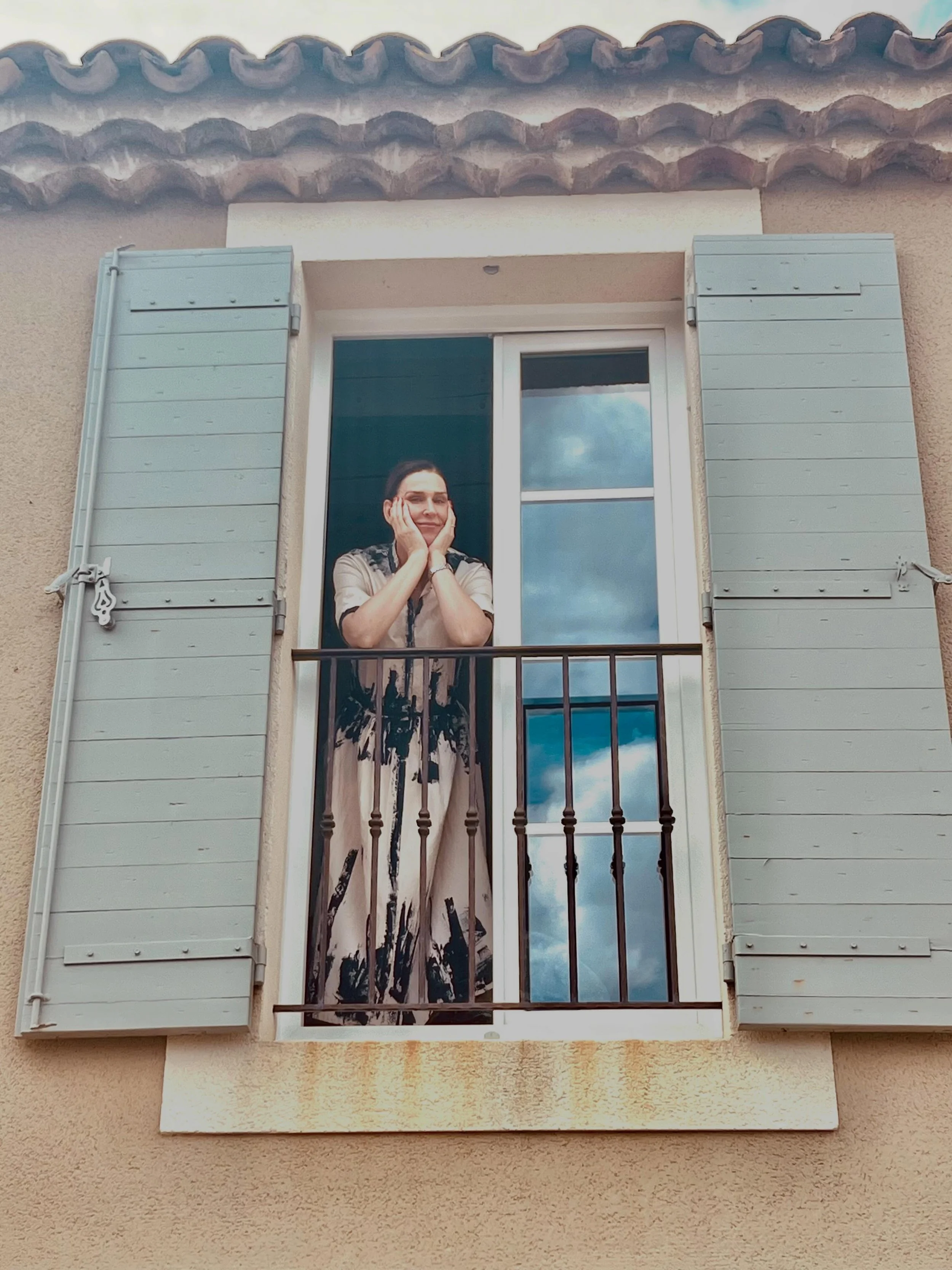 55 today in Provence. Travel, laughter, and sisterhood.

Feeling so full in my heart, deeply grateful for these moments, these friendships, and this beautiful season of life. 

#provence #mybirthday #grateful #girlstrip #frenchlifestyle