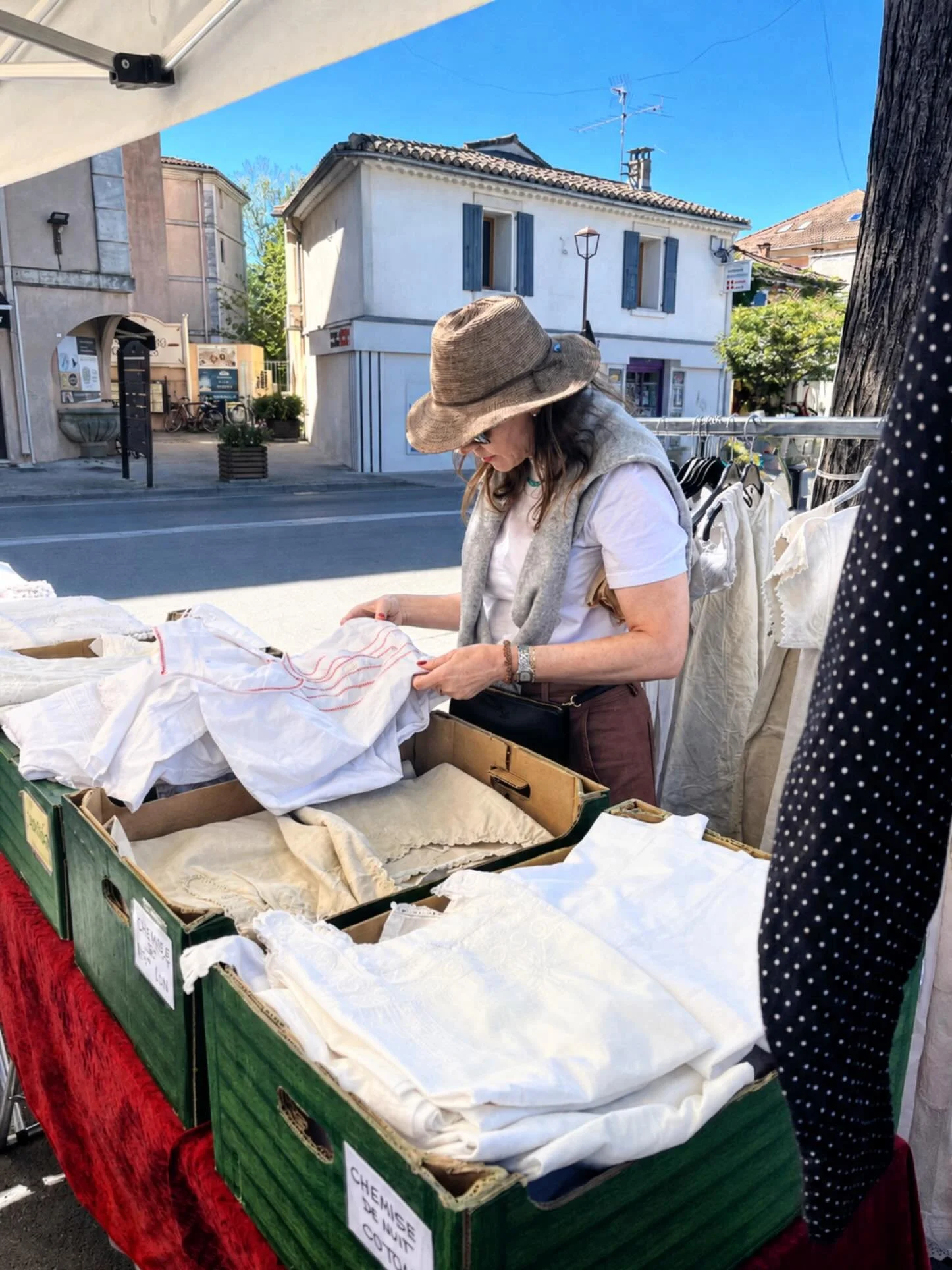 A dream of my life. 🇫🇷

For years, I imagined myself wandering the markets of L&rsquo;Isle-sur-la-Sorgue, searching through piles of vintage French linens and one-of-a-kind treasures. And it was every bit as magical as I hoped.

There&rsquo;s somet