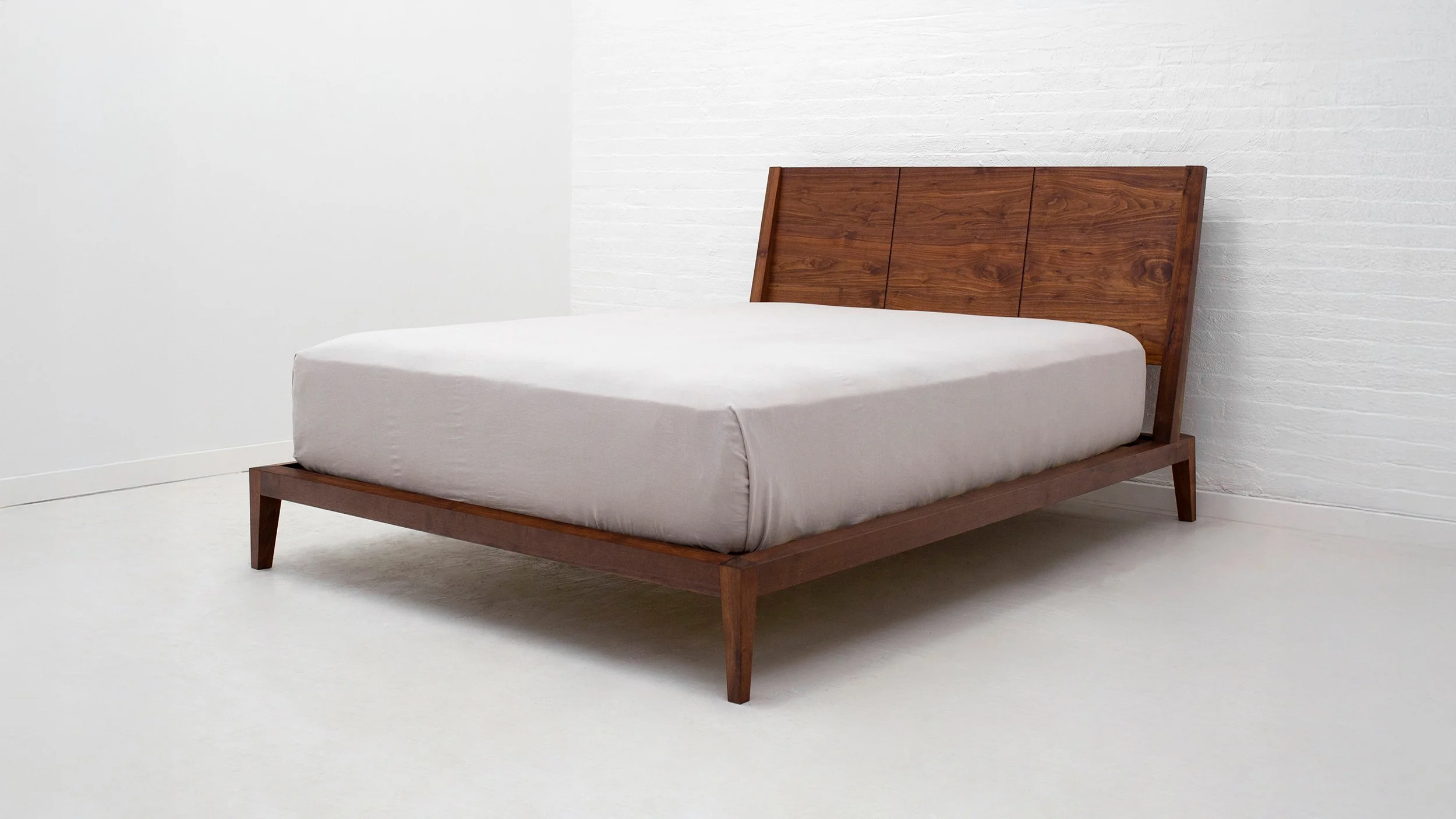 Reed-Hansuld_Bed-No-4_1_16X9.jpg