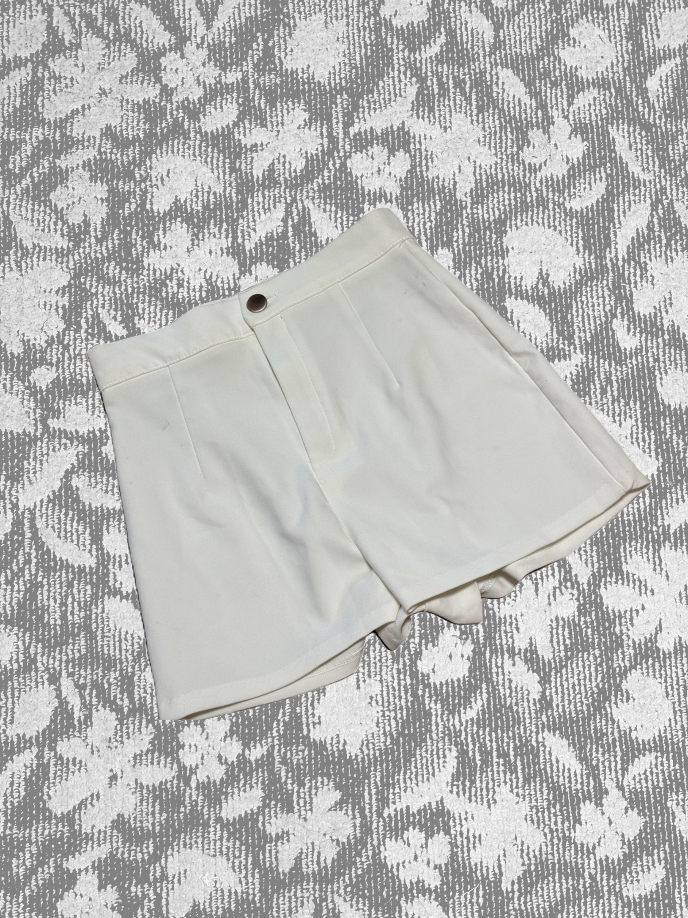 ショートパンツ（ホワイト）