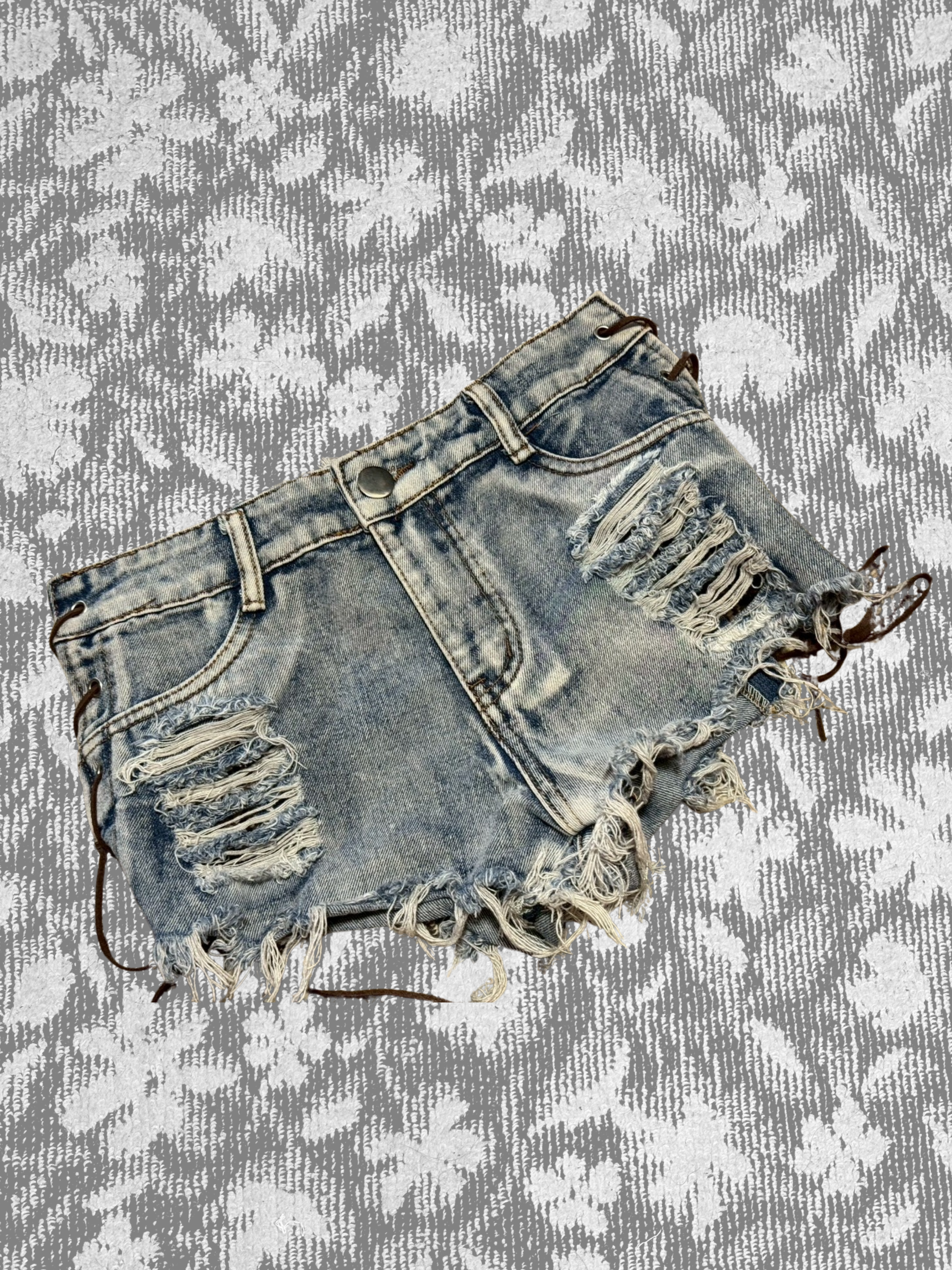 ダメージデニムショーツ