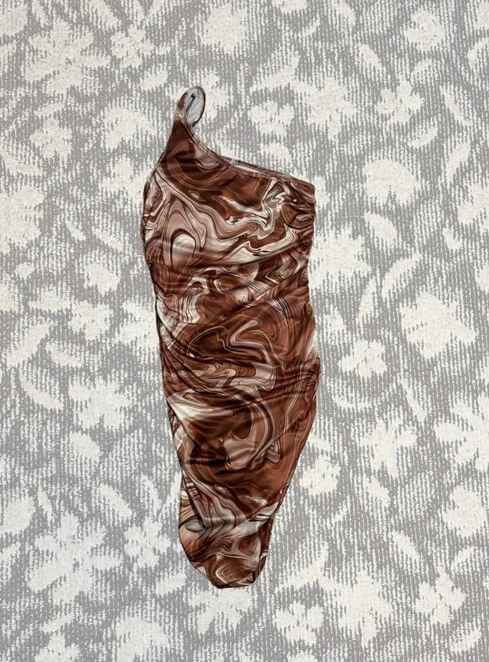 ワンショルダーワンピース