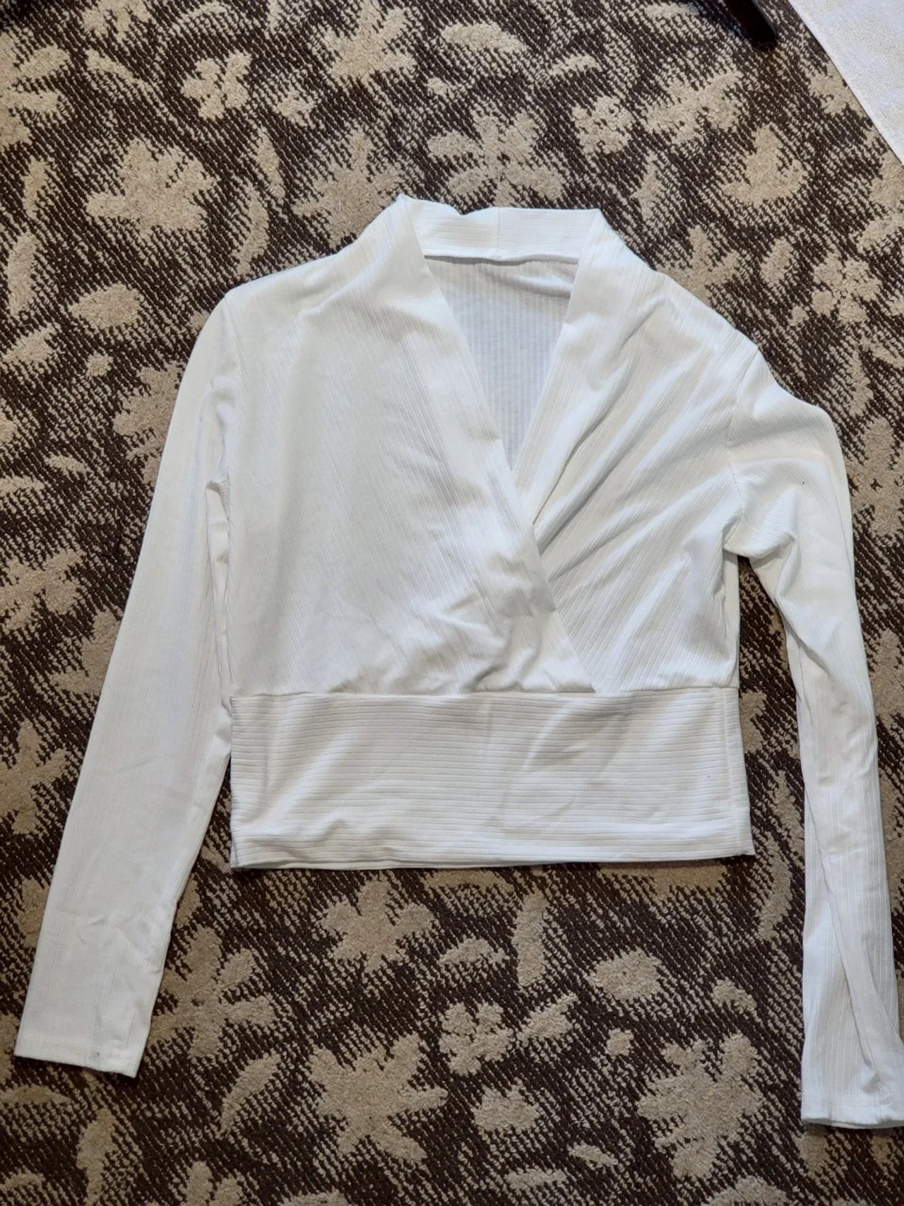 カシュクールクロップドトップス