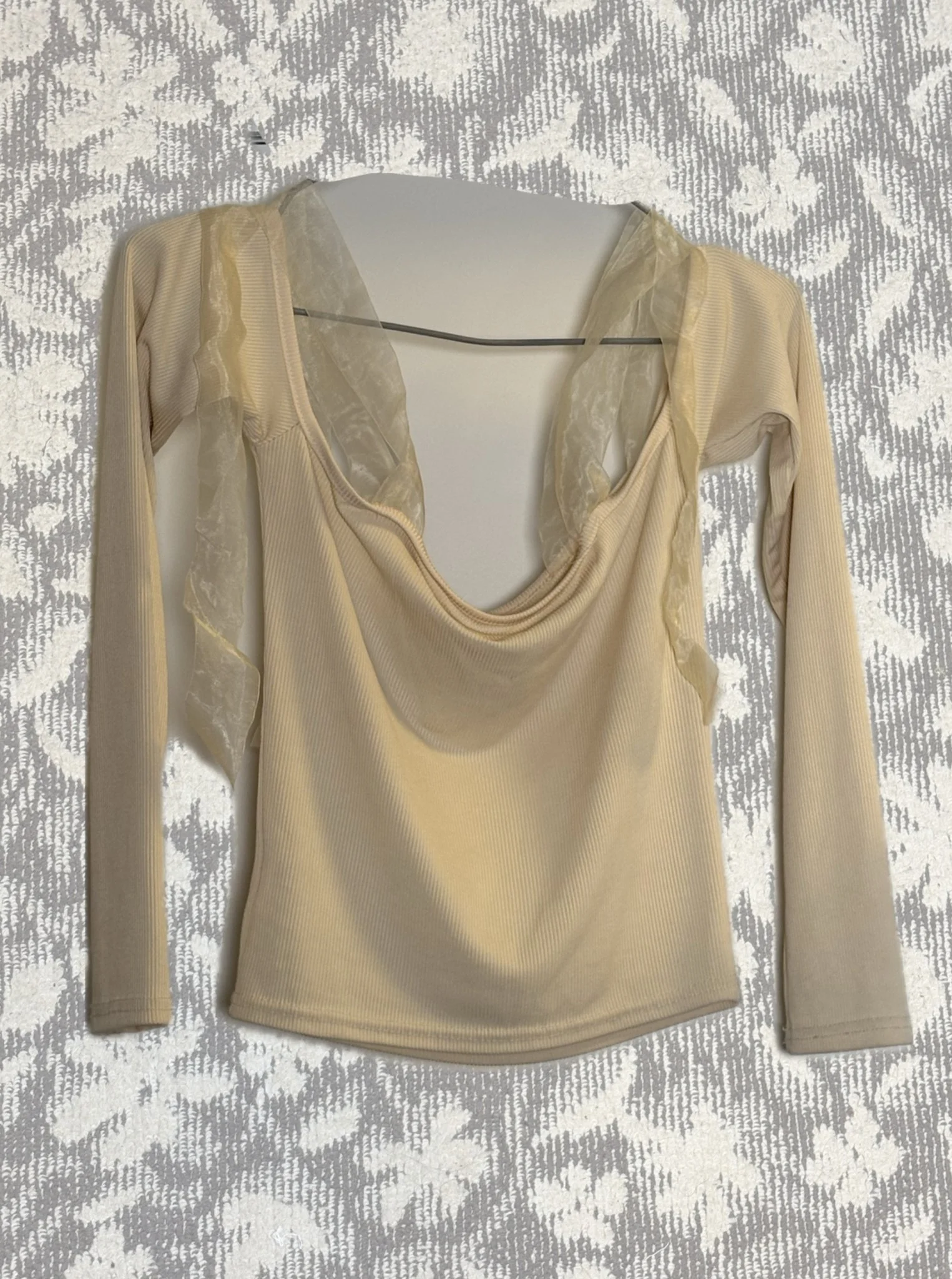 シースルーリボンカットソー