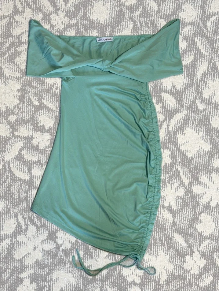 オフショルダードレス（エメラルドグリーン）