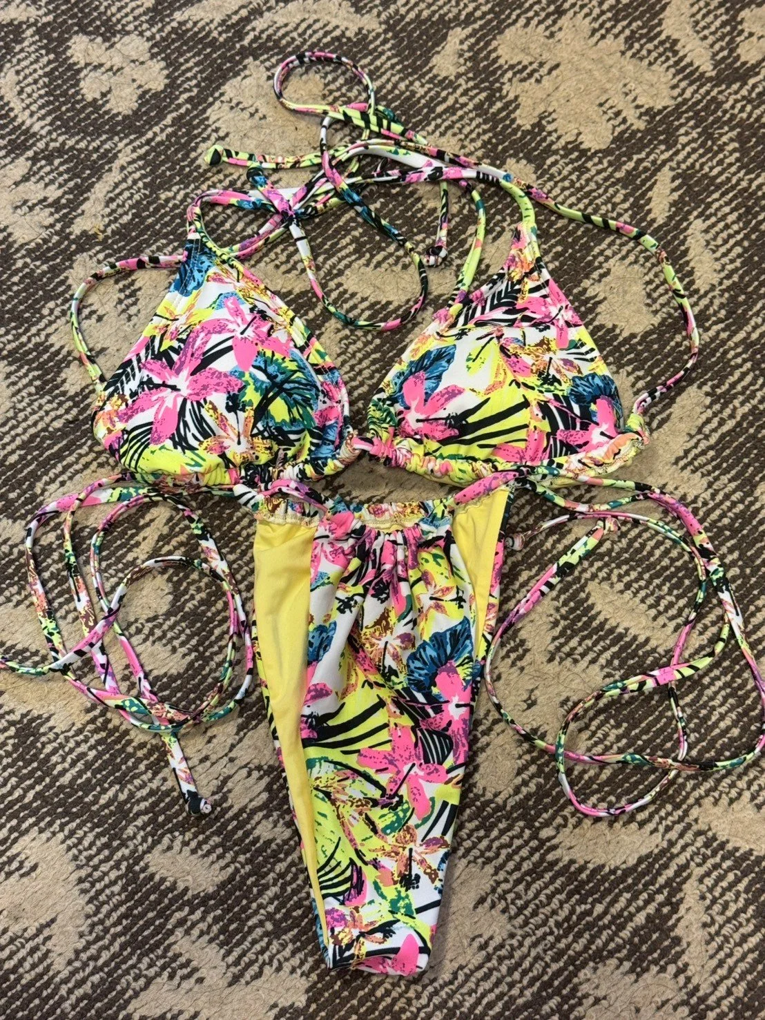 水着(ハイビスカス)