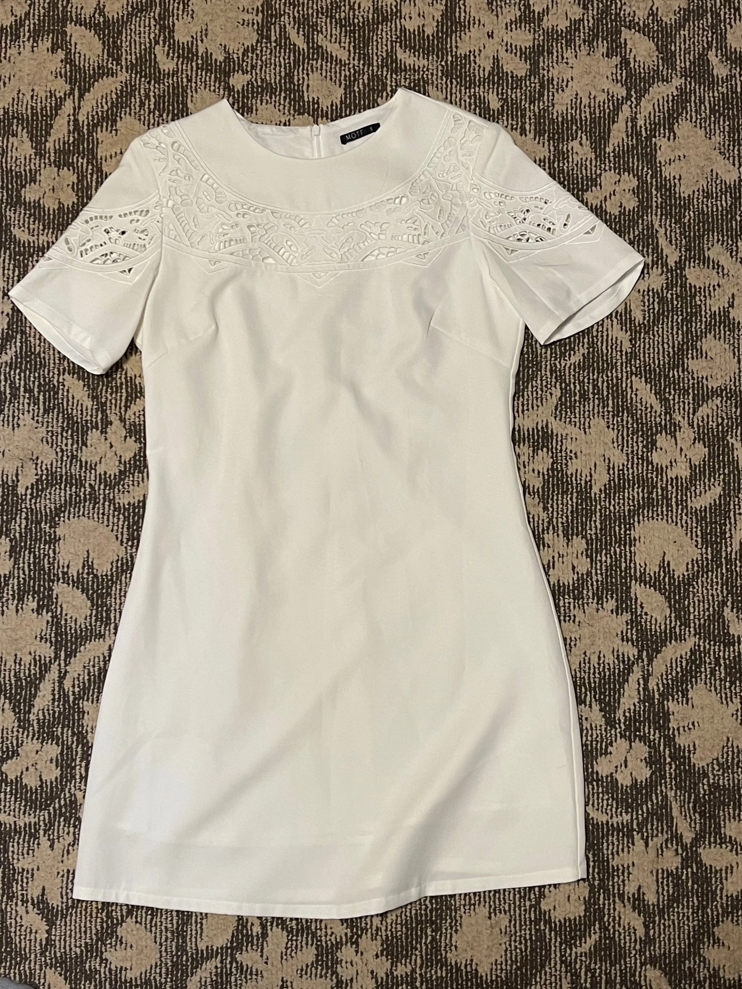 ショートスリーブ レーストリム ミニワンピース