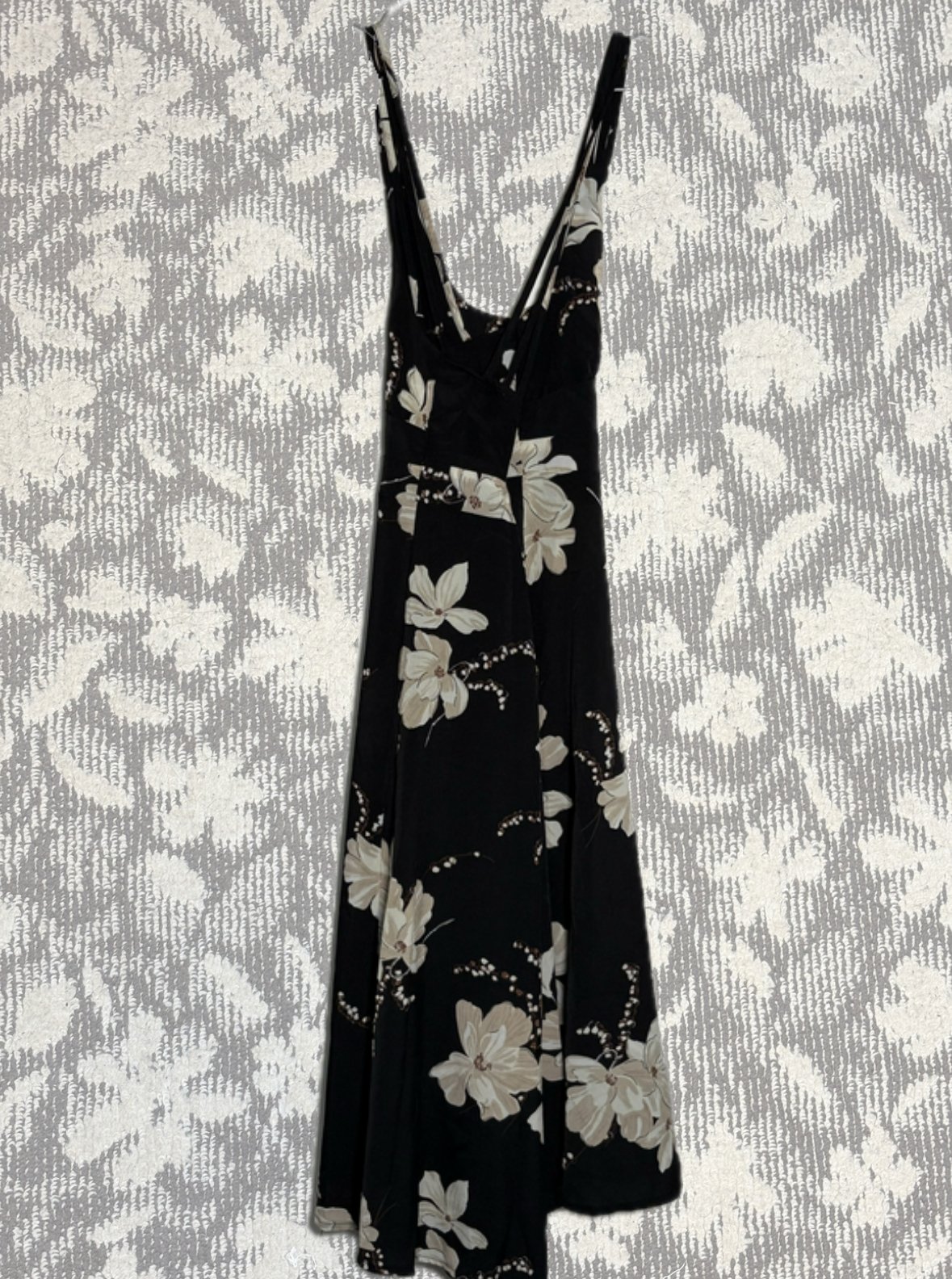 バックオープンフラワーキャミワンピース