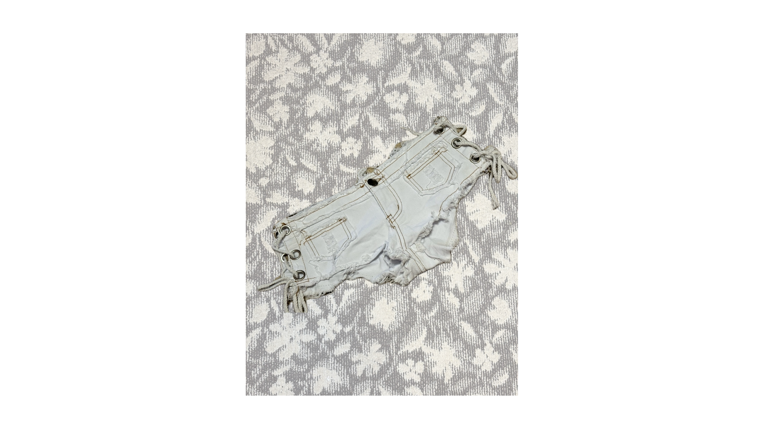 ホワイトデニム