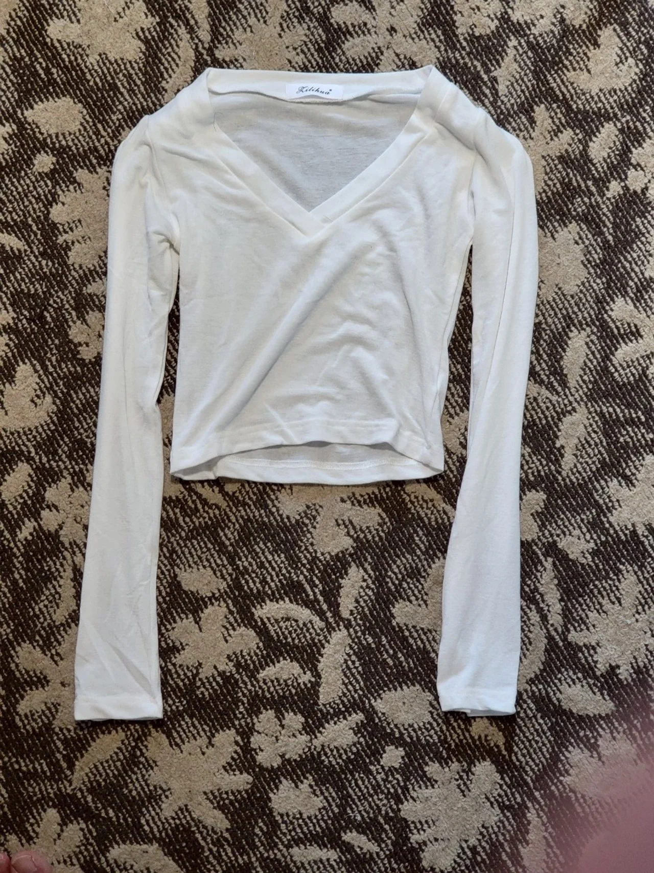 Ⅴネッククロップドトップス