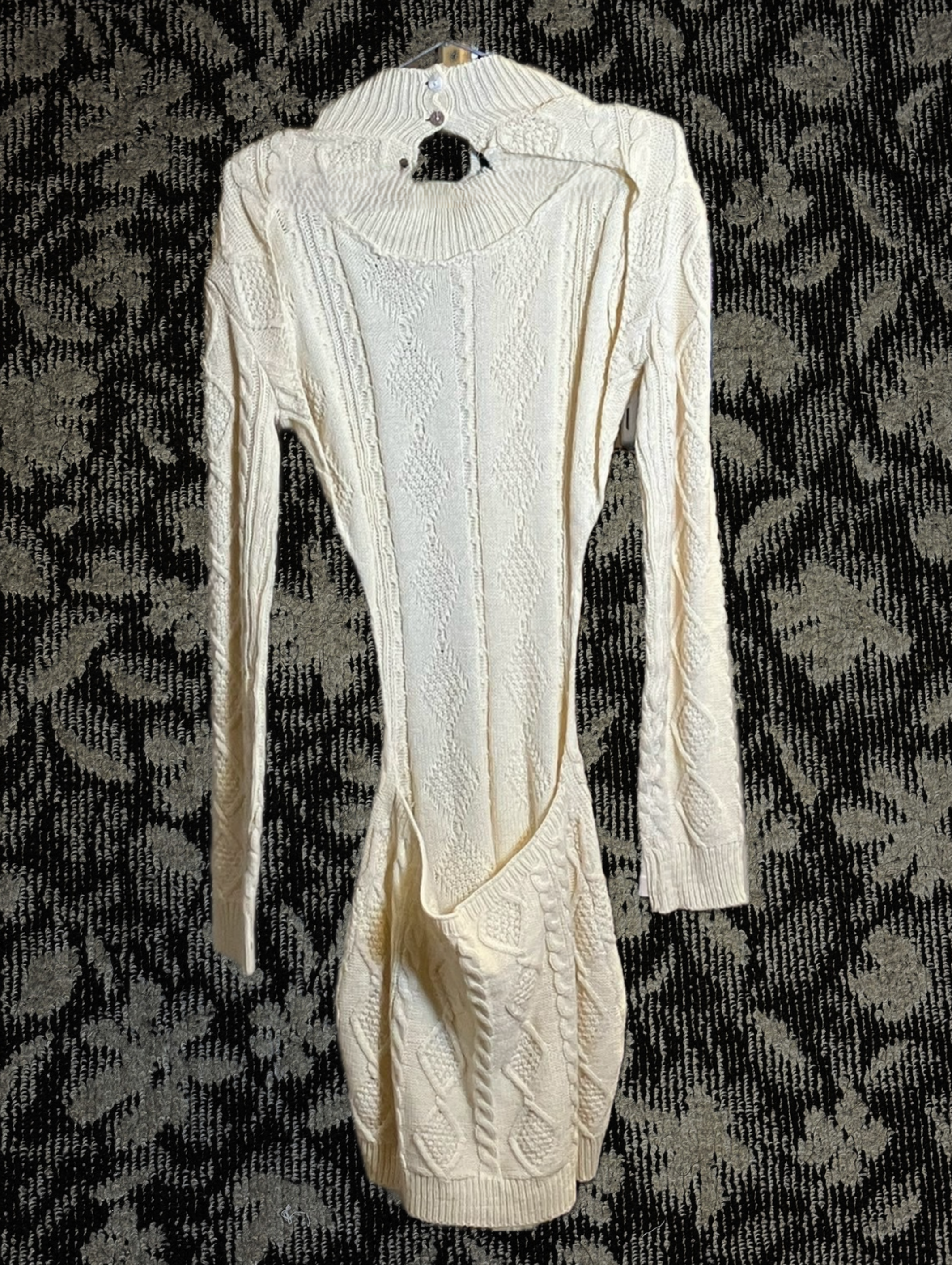 バックオープンニットケーブルワンピース