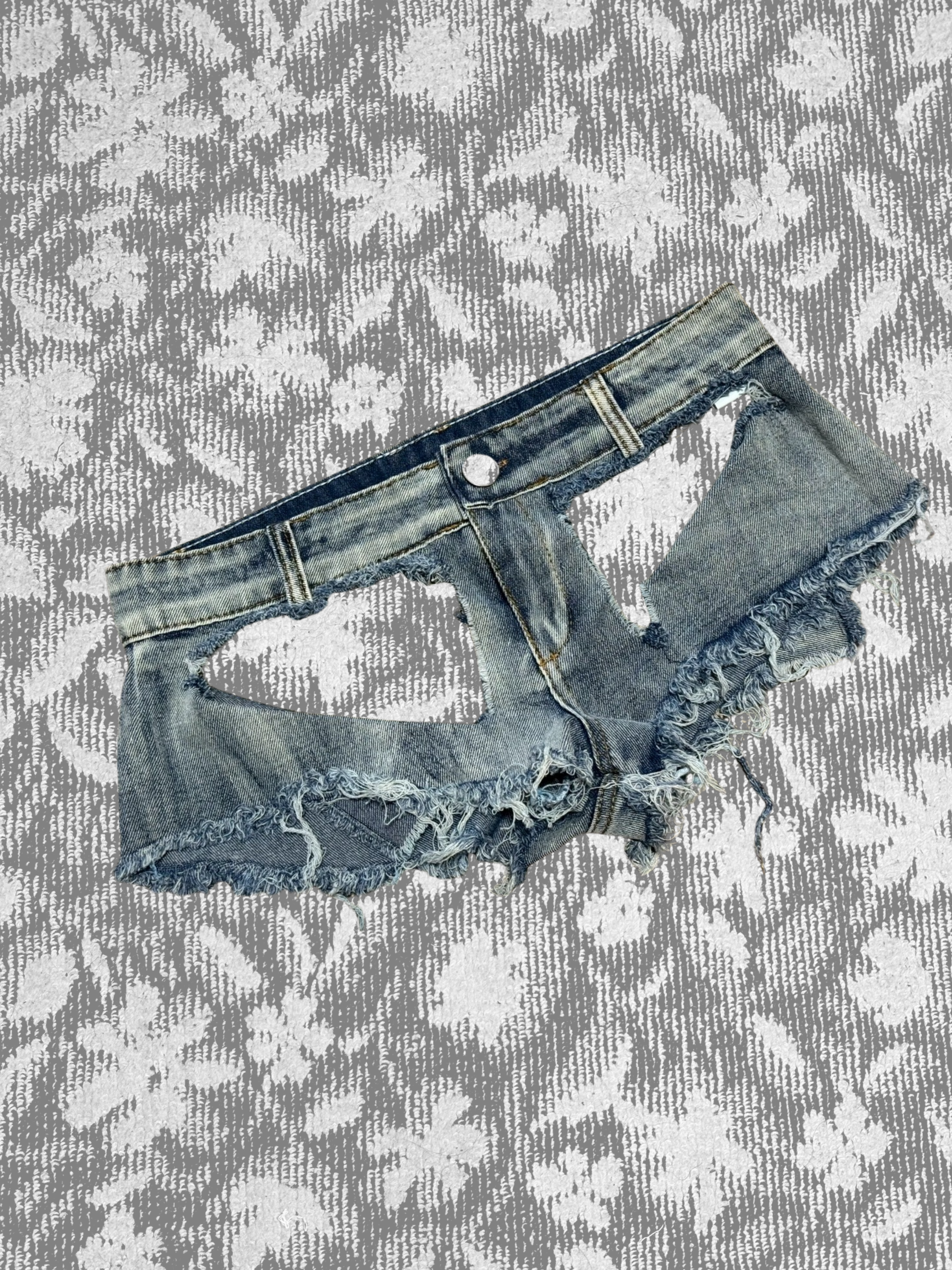 クラッシュダメージデニムホットパンツ